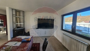 Casă / Vilă cu 5 camere de vânzare