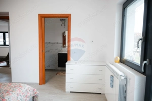 Casă / Vilă cu 5 camere de vânzare - imagine 13