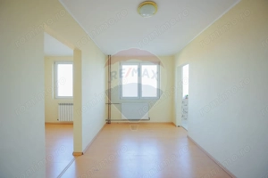 Apartament 2 camere et. 2, de vânzare zona Complex Velența