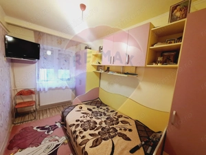 Apartament cu 3 camere de vânzare în zona Nufarul