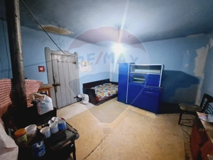 Casă  cu 2 camere si teren de vanzare - imagine 4