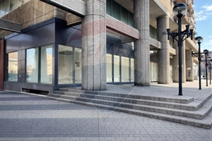 ONIX BRASOV - SPATIU COMERCIAL CU VITRINA DE 20 M