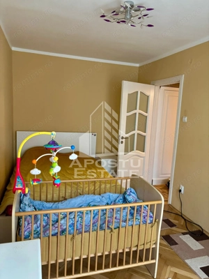 Apartament cu 3 camere, 2 balcoane, 2 bai,etaj intermediar, - imagine 3