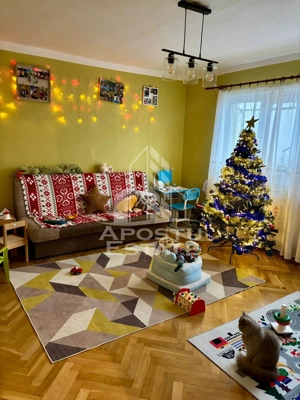 Apartament cu 3 camere, 2 balcoane, 2 bai,etaj intermediar,