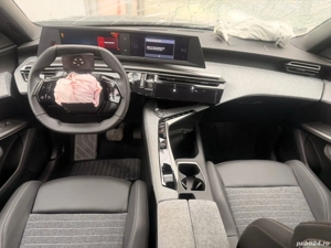 Peugeot 5008 1.2L 136 CP e-DCS6 MHEV Allure - imagine 4