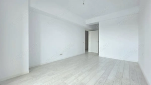 APARTAMENT CU TERASA GENEROASA SI VEDERE UNICA CATRE LAC - imagine 6