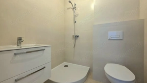 APARTAMENT CU TERASA GENEROASA SI VEDERE UNICA CATRE LAC - imagine 8