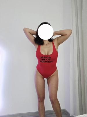 Te aștept în ținuta din fotografii!