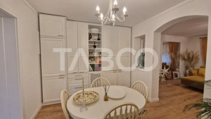 Casa deosebita cu finisaje de lux si teren de 308 mp Selimbar Sibiu - imagine 12