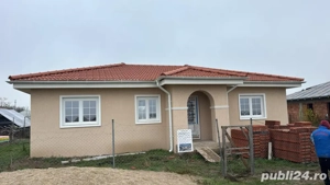 Vand casa individuala pe parter 