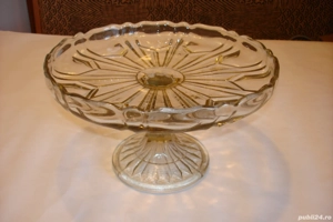 Platou cu picior pt.fructe,prajituri si vaza sticla vechi