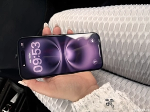 Vând iPhone 16 încă în garanție ! 