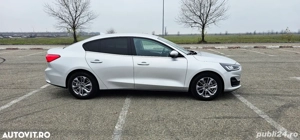 Ford focus berlina 2023 - imagine 3