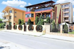 Mamaia Nord - Langa Mare, pensiune la cheie, 11 camere, 9 bai! - imagine 2