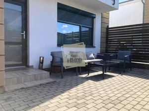 Casa moderna cu 3 camere 2 bai balcon si curte privata in Turnisor