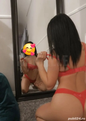 Cleopatra fac si deplasari in oras sau la hotel