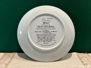 Farfurie de Colecție Irises   Lena Liu s Basket Bouquets   Bradex - imagine 2