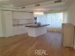 Inchiriere apartament pretabil rezidenta sau birou