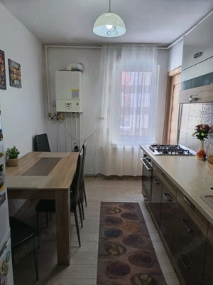 Vand apartament cu 3 camere 