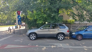 De vînzare X5 E53 An de fab 2005 in stare buna de funcționare 2680000 km în creștere .4500   Disc