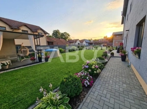 Casa de locuit + spatiu comercial de vanzare in Cisnadie - imagine 2