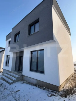 Casă modernă în Ipotești – pompă de căldură, încălzire în pardoseală, finisata.