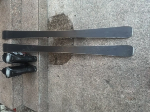 Vând skiuri si clăpari