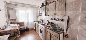 Apartament generos: 97,5 mp, 5 camere, 2 băi mari