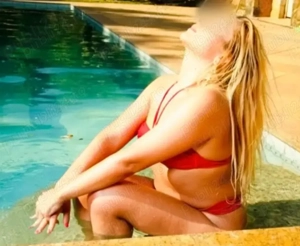 fac deplasari la hotel pensiune s-au domiciliu.. am si locatie zona far abator