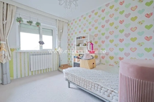 Apartament 3 camere de vânzare   Mangalia, zona Sens (Centrul Orașului) - La doar 450 m de Plajă