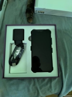 Telefon ihunt p15000