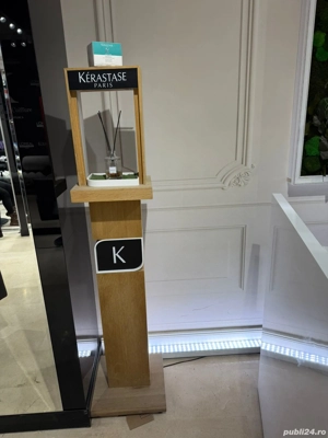 Vând Stand Kerastase 
