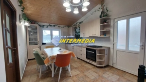 Casa cu 5 camere si teren generos de 1514 mp în centrul Sebesului - imagine 3