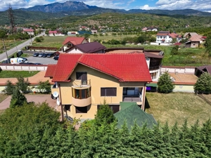 Casă de vânzare   110 mp, curte spațioasă și grădină verde - imagine 5