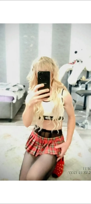 Citește descrierea te rog! Femboy travestit pasiv, doar pt. Cei open mind cu idei clare!