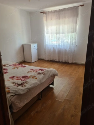 Închiriez apartament 