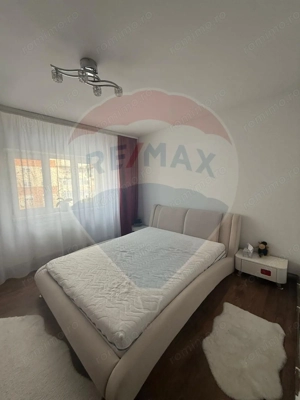 Apartament cu 3 camere de închiriat în zona Lapus