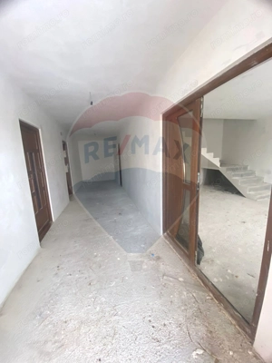 Casă cu 4 camere de vânzare - Beiu, Teleorman - imagine 3