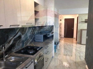 Apartament cu 3 camere de închiriat în zona Nufărul