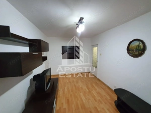 Apartament cu 2 camere, semidecomandat, etajul 2, zona Sagului