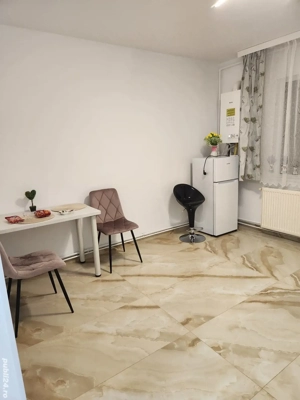 Regim hotelier sau cu ora la parter,cu parcare gratuita aproape de UVVG si judetean,self check in - imagine 4