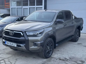 Toyota Hilux 2.8d Invincible usor avariat  10.000 