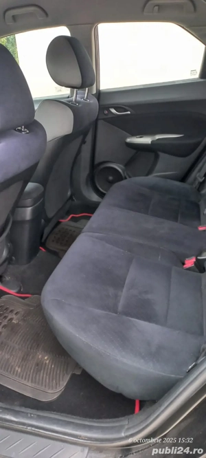 Honda civic cu volan pe dreapta - imagine 3