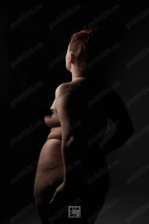 Nouă la tine în oraș in flăcări dar te si domin 