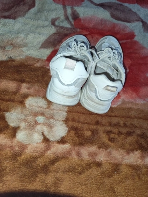 Adidași albi  - imagine 3