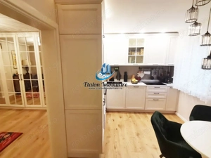 Apartament 3 camere semidecomandat, etaj 9, zona Spital - imagine 10
