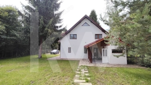  Vila de poveste din Valea Avrigului de vanzare