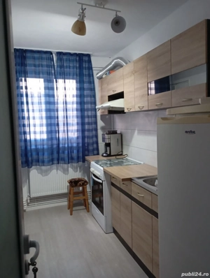 Închiriez apartament 2 camere decomandat M20  - imagine 2
