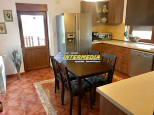 Casa de vanzare Alba Iulia CETATE cu 4 dormitoare si living finisata complet  - imagine 3
