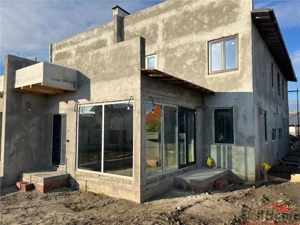 Vila P+1 duplex de vanzare in Vanatori cu utilitati